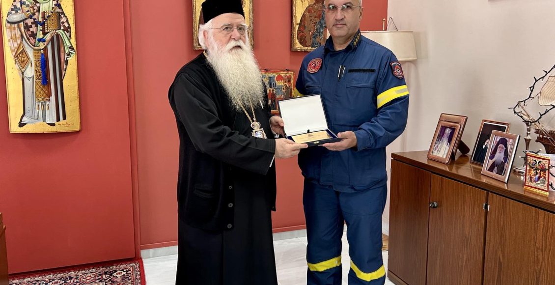Επίσκεψη-του-Διοικητή-Πυροσβεστικής-Υπηρεσίας-στον-Μητροπολίτη-Δημητριάδος-και-Αλμυρού