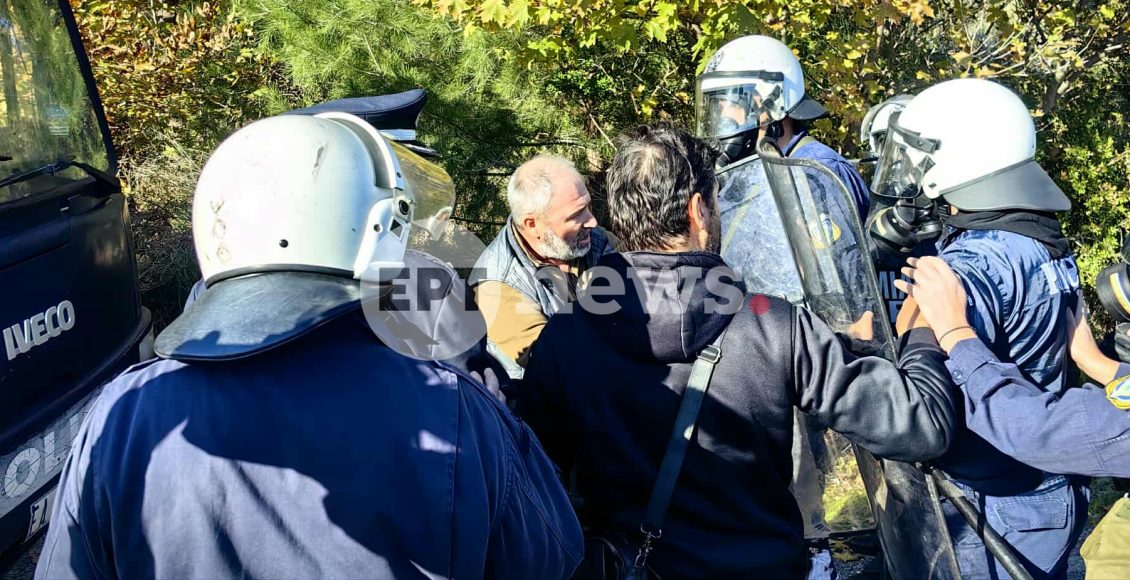 Ένταση-στην-Πάτρα:-Μπλόκο-της-ΕΛΑΣ-στους-αγρότες-πριν-τη-γέφυρα-Ρίου-Αντιρρίου-–-ertnews.gr