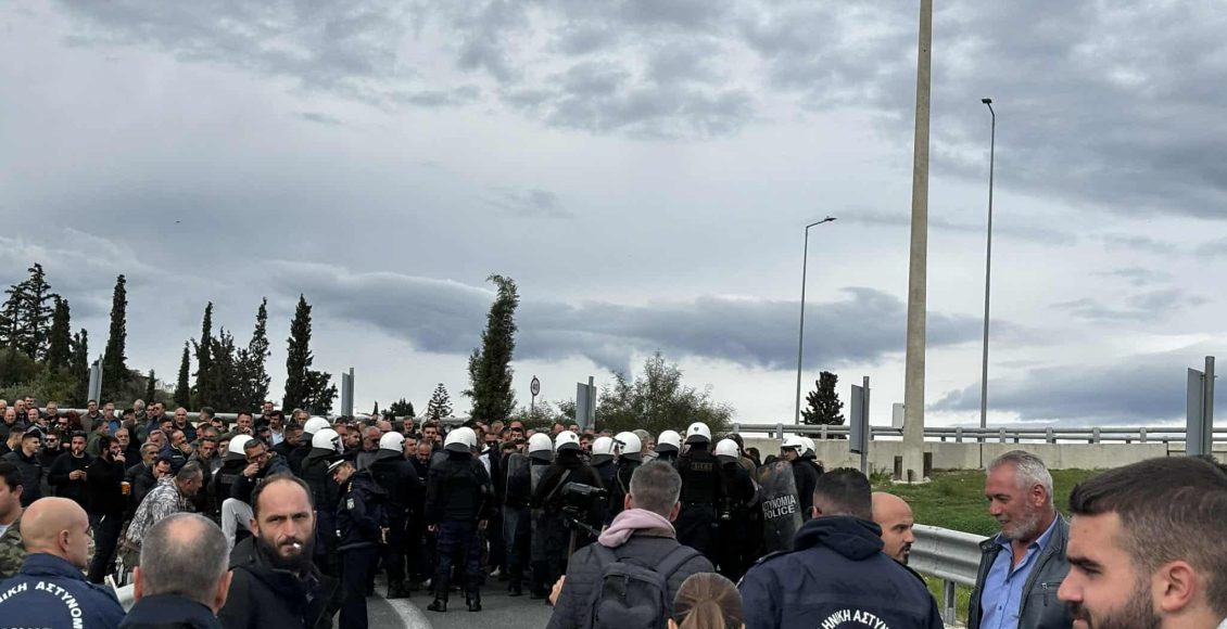 Αγροτικές-κινητοποιήσεις:-Ένταση-και-χημικά-στο-Κιάτο-–-Έκλεισε-για-μία-ώρα-η-εθνική-οδός-–-ertnews.gr