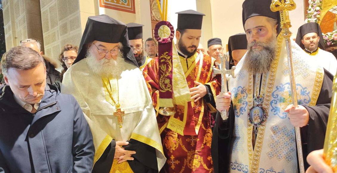 Ευλαβική-προσευχή-για-τον-Ιερό-Ελευθέριο,-στον-ομώνυμο-ναό-του-Γκύζη