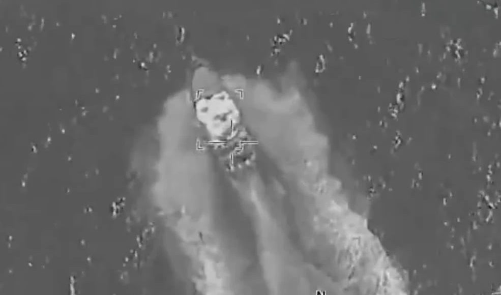 Τρία-αεροπορικά-πλήγματα-των-ΗΠΑ-εναντίον-ταχύπλοων-στον-ανατολικό-Ειρηνικό-–-Οκτώ-νεκροί