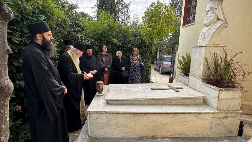 Τρισάγιο-στον-τάφο-του-μακαριστού-Ιεράρχη-Πατάρων-Μελετίου