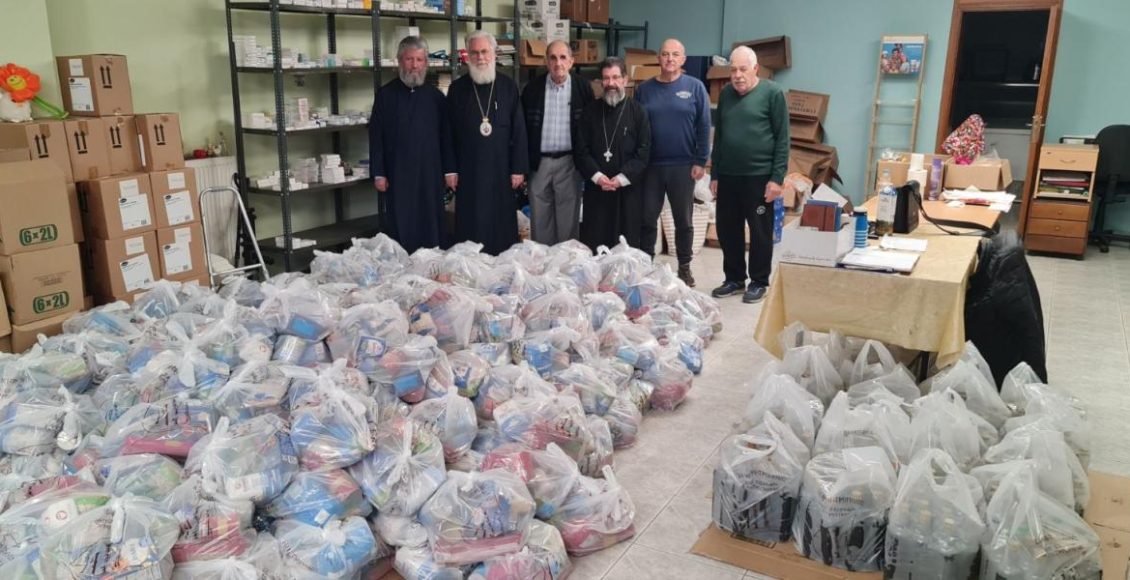 Ο-Ιλίου-Αθηναγόρας-επισκέφθηκε-το-Κοινωνικό-Παντοπωλείο-της-Μητρόπολης