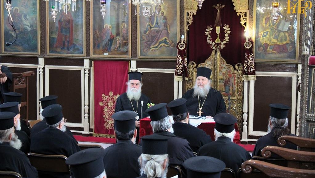 Ο-π.-Χρυσόστομος-Αγιορείτης-ομιλητής-σε-Ιερατική-Σύναξη-στη-Μητρόπολη-Άρτης