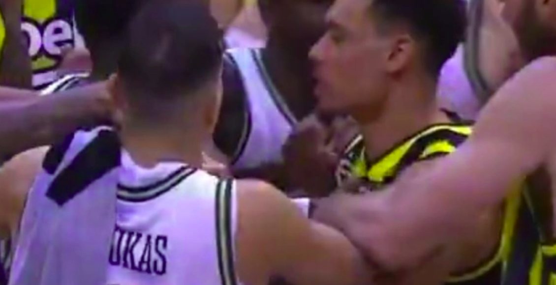 Φενέρμπαχτσε-–-Παναθηναϊκός:-Πιάστηκαν-στα-χέρια-οι-Γκραντ-και-Μπόλντουϊν-μετά-τη-λήξη