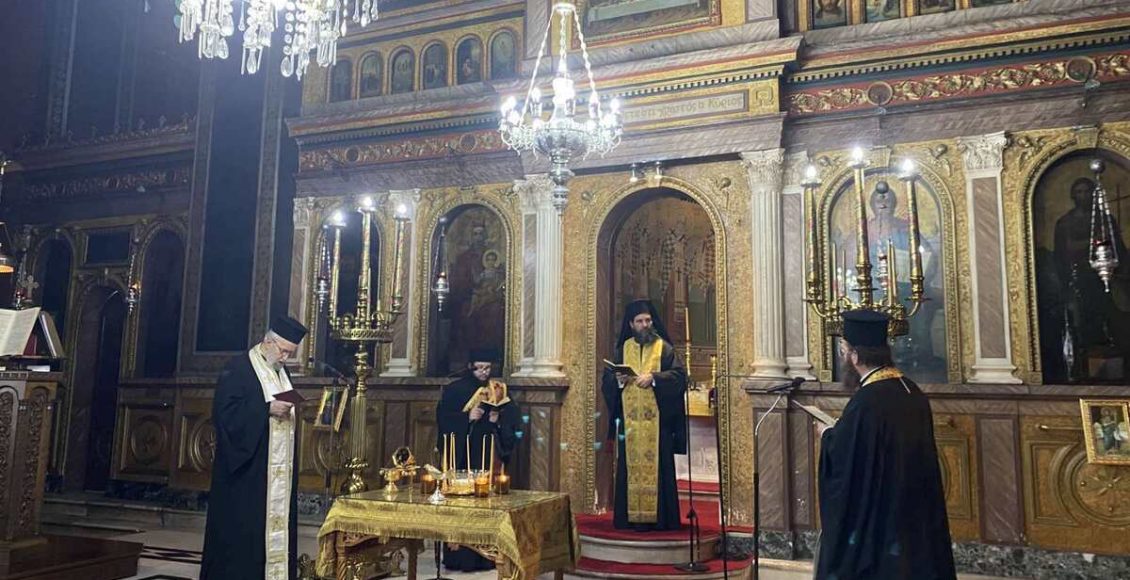 Ιερό-Ευχέλαιο-στον-ΙΜ.-Ναό-Αγίων-Κωνσταντίνου-και-Ελένης-ενόψει-της-εορτής-των-Χριστουγέννων