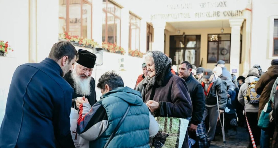 Δέματα-αγάπης-από-τον-Μητροπολίτη-Κλούζ-σε-άπορους