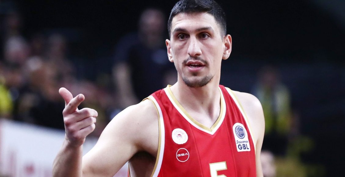 Περιμένει-τον-Λαρεντζάκη-ο-ΠΑΟΚ-–-Στα…-όρια-τους-οι-σχέσεις-του-με-Μπαρτζώκα