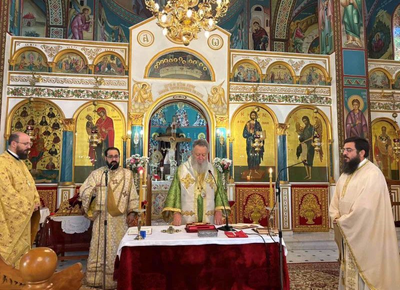 Θεία-Λειτουργία-από-τον-Μητροπολίτη-Χρυσόστομο-για-τους-μαθητές-του-7ου-Γυμνασίου-Χαλκίδος