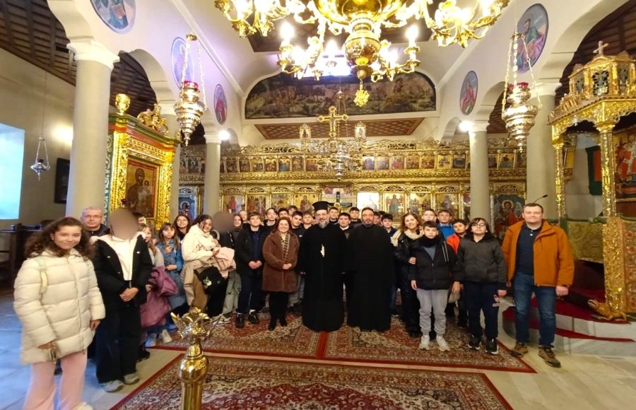 Επίσκεψη-μαθητών-του-Εκκλησιαστικού-Λυκείου-Ξάνθης-στην-Μητρόπολη-Μαρωνείας