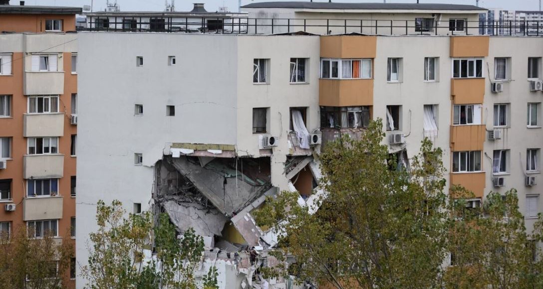 Η-Αρχιεπισκοπή-Βουκουρεστίου-δωρίζει-οικιακές-συσκευές,-έπιπλα-και-άλλα-προϊόντα-σε-όσους-επλήγησαν-από-την-έκρηξη-στη-γειτονιά-Ράχοβα