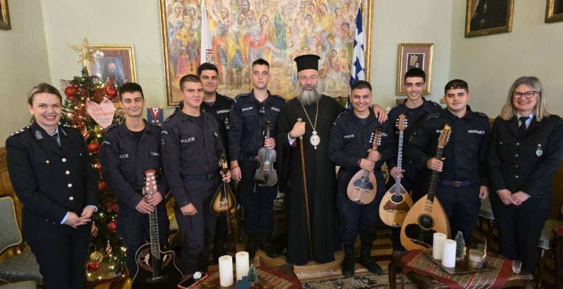 Χριστουγεννιάτικα-κάλαντα-από-το-Τμήμα-Δοκίμων-Αστυφυλάκων-Ρεθύμνου-στην-Μητρόπολη-Ρεθύμνης
