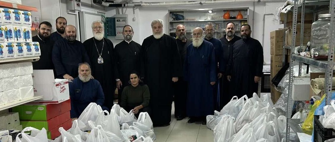 Διανομή-δεμάτων-από-το-Κέντρο-Αλληλεγγύης-Μητροπόλεως-Αρκαλοχωρίου-ενόψει-της-εορτής-των-Χριστουγέννων