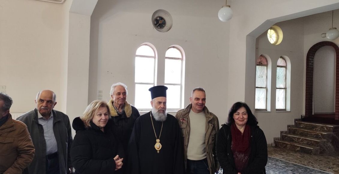 Ποιμαντική-πρωτοβουλία-αγάπης,-διανομή-της-Καινής-Διαθήκης-στις-Ενορίες-της-Καρδίτσας