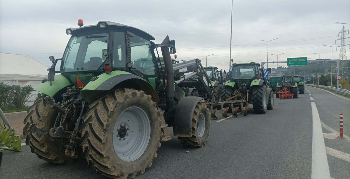 Δίωρος-συμβολικός-αποκλεισμός-στα-Καλάβρυτα-από-τους-αγρότες-–-ertnews.gr