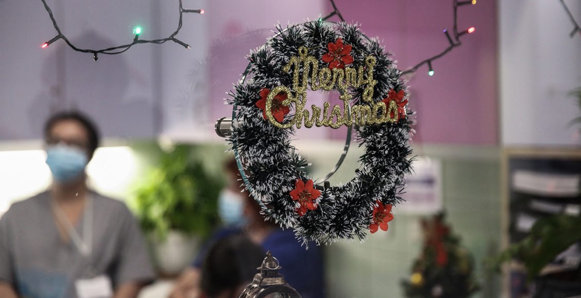 «Παιδί-μου,-σου-είπα-ψέματα»-–-Σπαρακτική-επιστολή-εκπαιδευτικού-για-τα-παιδιά-που-θα-περάσουν-τα-Χριστούγεννα-μόνα-τους-στο-νοσοκομείο