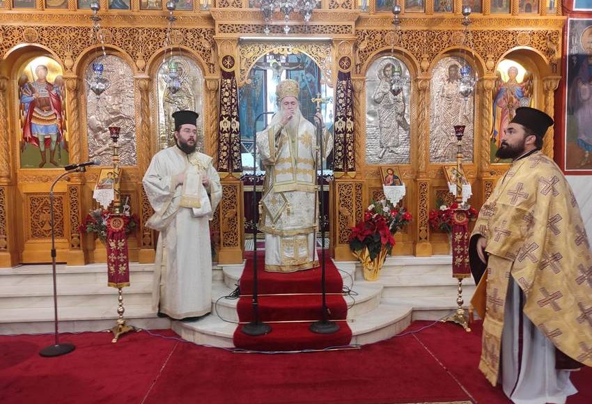 Αρχιερατική-Θεία-Λειτουργία-στα-Εξαμίλια-από-τον-Κορίνθου-Παύλο