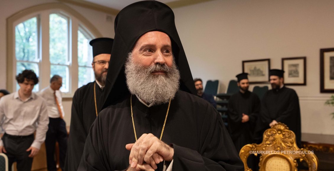 Νέοι-και-νέες-έψαλαν-τα-κάλαντα-στον-Αρχιεπίσκοπο-Αυστραλίας-Μακάριο