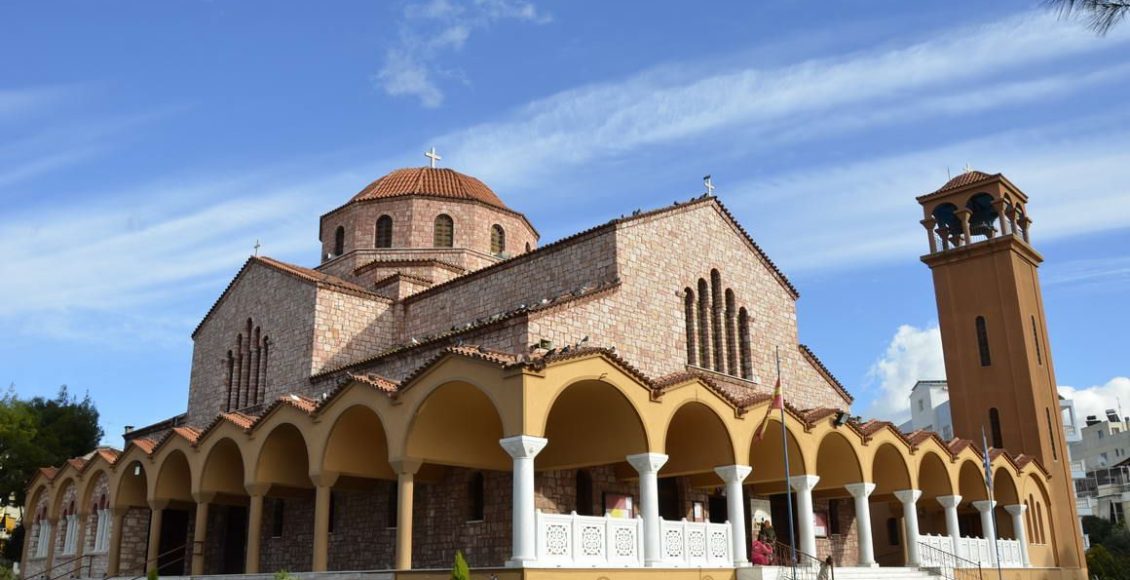 3-φορές-η-χριστουγεννιάτικη-Θεία-Λειτουργία-στη-«φάτνη»-της-Φανερωμένης-Χολαργού