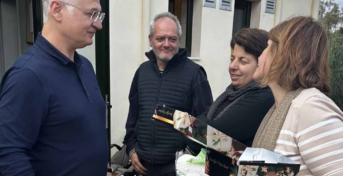 Χριστουγεννιάτικες-ευχές-και-χαμόγελα-στο-Ενιαίο-Ειδικό-Επαγγελματικό-Γυμνάσιο-–-Λύκειο-Πετρίνας-–-Περιφέρεια-Πελοποννήσου