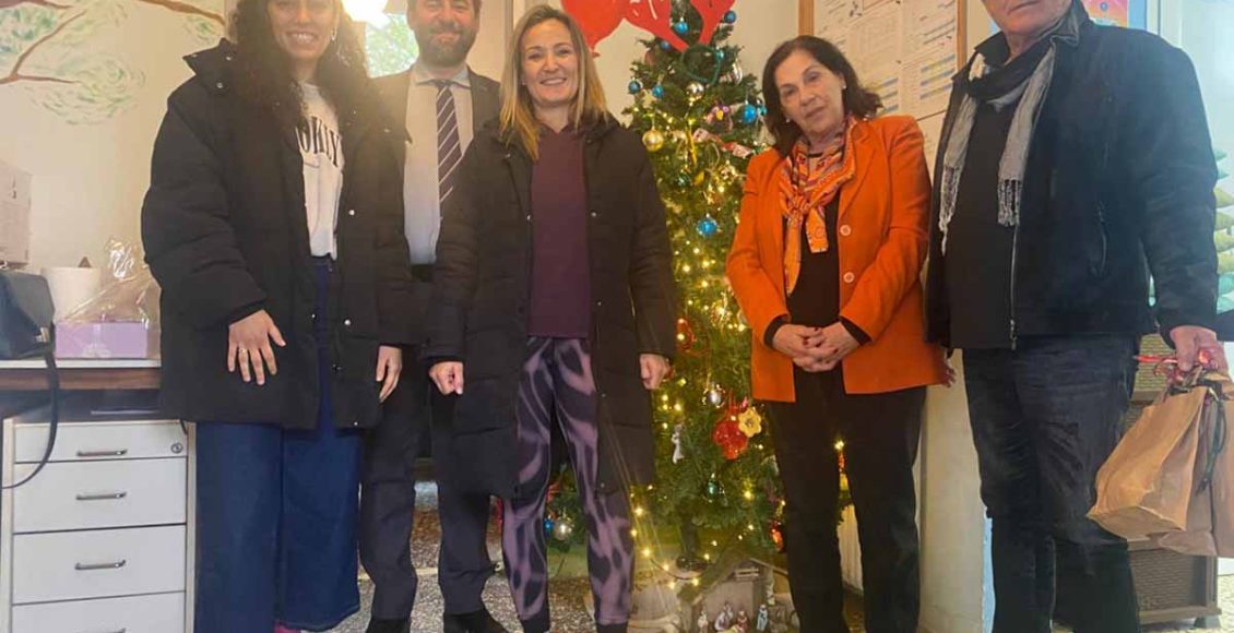 Χριστουγεννιάτικες-επισκέψεις-και-ευχές-αγάπης-σε-ειδικά-σχολεία-και-γηροκομεία-της-Κορινθίας-από-την-Περιφέρεια-Πελοποννήσου-–-Περιφέρεια-Πελοποννήσου