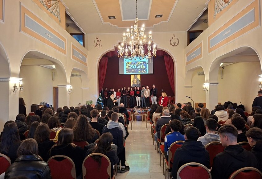 Χριστουγεννιάτικη-εκδήλωση-του-2ου-Λυκείου-Κορίνθου-στην-Κροκίδειο-Αίθουσα