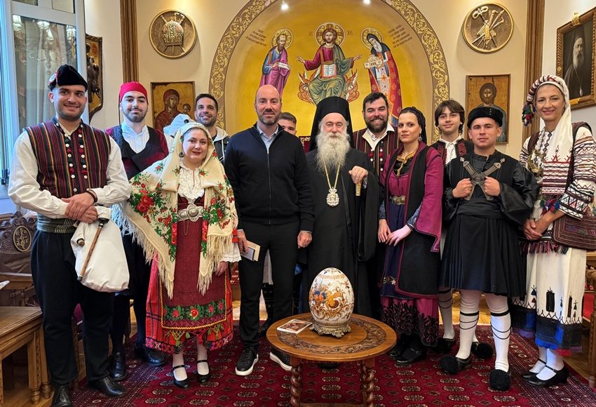 Χριστουγεννιάτικα-κάλαντα-στον-Μητροπολίτη-Κορίνθου-Παύλο