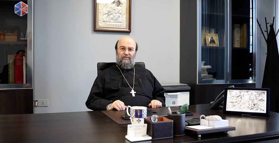 Ο-π.-Αθανάσιος-Γκίκας-για-το-διαχρονικό-μήνυμα-των-Χριστουγέννων-(ΒΙΝΤΕΟ)