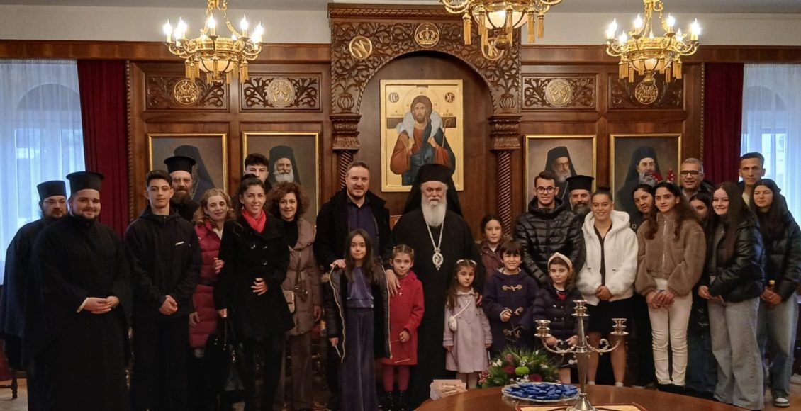 Εόρτιες-ευχές-κλήρου-και-λαού-προς-τον-Σεβασμιώτατο-Μητροπολίτη-Καλαβρύτων-ενόψει-των-Χριστουγέννων