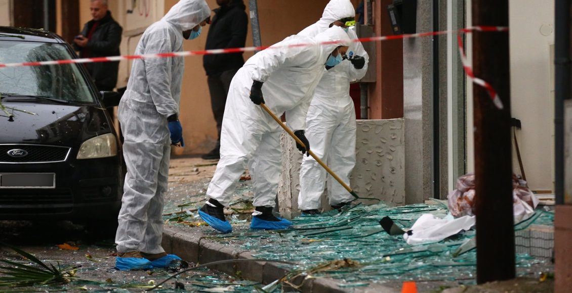 Τι-ερευνούν-οι-αρχές-για-την-έκρηξη-σε-υποκατάστημα-τράπεζας-στη-Θεσσαλονίκη-–-Ομοιότητες-με-το-θανατηφόρο-συμβάν-του-περασμένου-Μαΐου