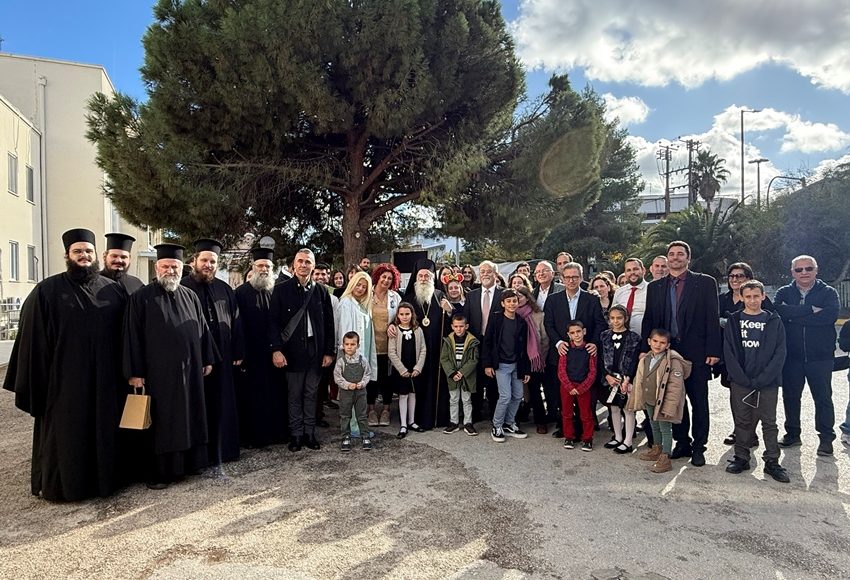 Χριστουγεννιάτικη-επίσκεψη-Κορίνθου-Παύλου-στο-Γενικό-Νοσοκομείο-Κορίνθου