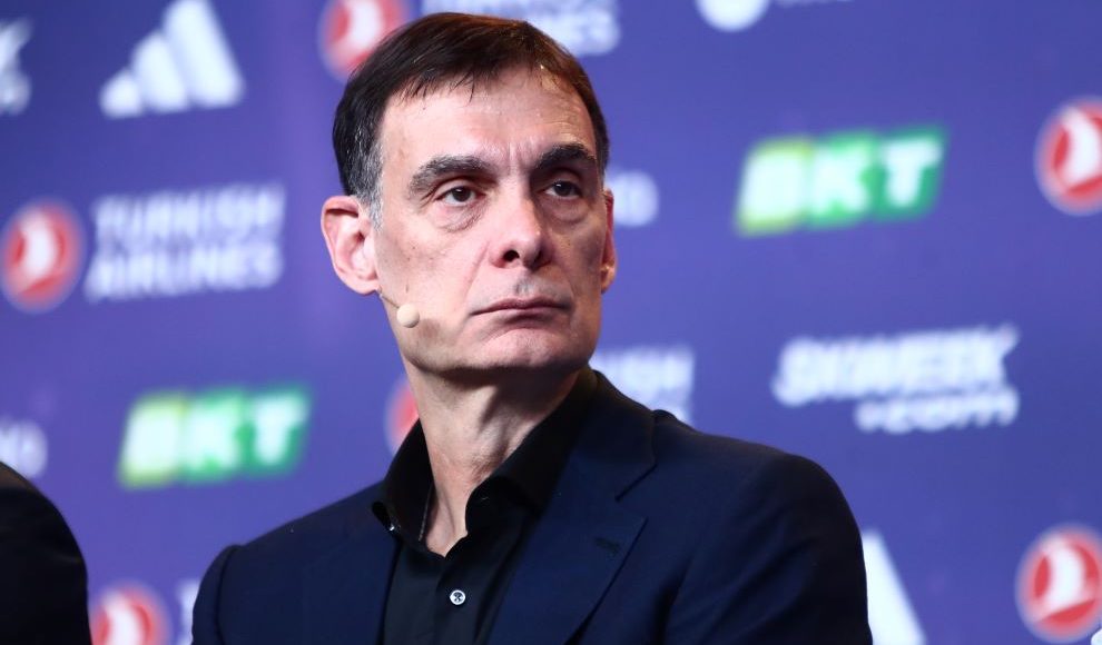 Γιατί-ο-Μπαρτζώκας-«έκοψε»-τον-Σίλβα-από-τον-Ολυμπιακό-και-τώρα-οι-Αγγελόπουλοι-πληρώνουν-τη-ρήτρα!