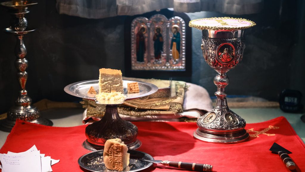 Όρθρος-και-Θεία-Λειτουργία-από-τον-Ιερό-Ναό-Αγίου-Γεωργίου-Παπάγου-–-Ψάλλει-η-Ελληνική-Βυζαντινή-Χορωδία-(ΒΙΝΤΕΟ)