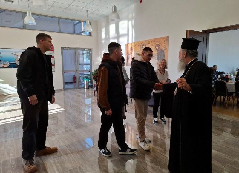 Ευχές-και-συγχαρητήρια-Μητροπολίτη-Χαλκίδος-σε-συνάντηση-με-πρωτοετείς-φοιτητές