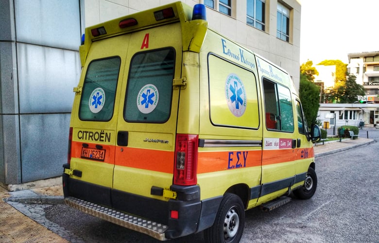 Χτύπησαν-με-πέτρα-εργαζόμενο-απορριμματοφόρου-στις-Αχαρνές