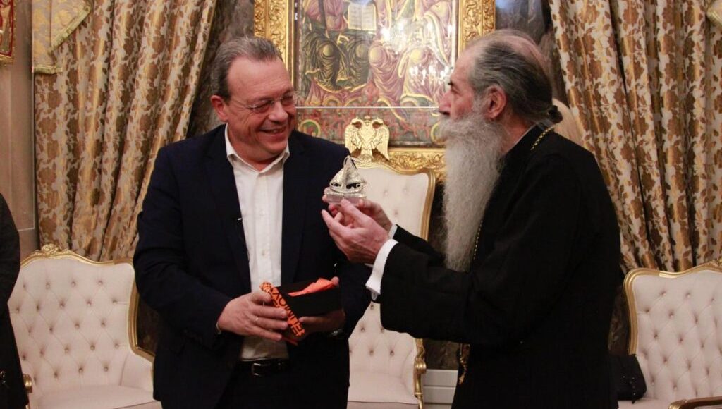 Συνάντηση-Μητροπολίτη-Πειραιώς-με-τον-Πρόεδρο-του-ΣΥΡΙΖΑ-ΠΣ-Σωκράτη-Φάμελλο