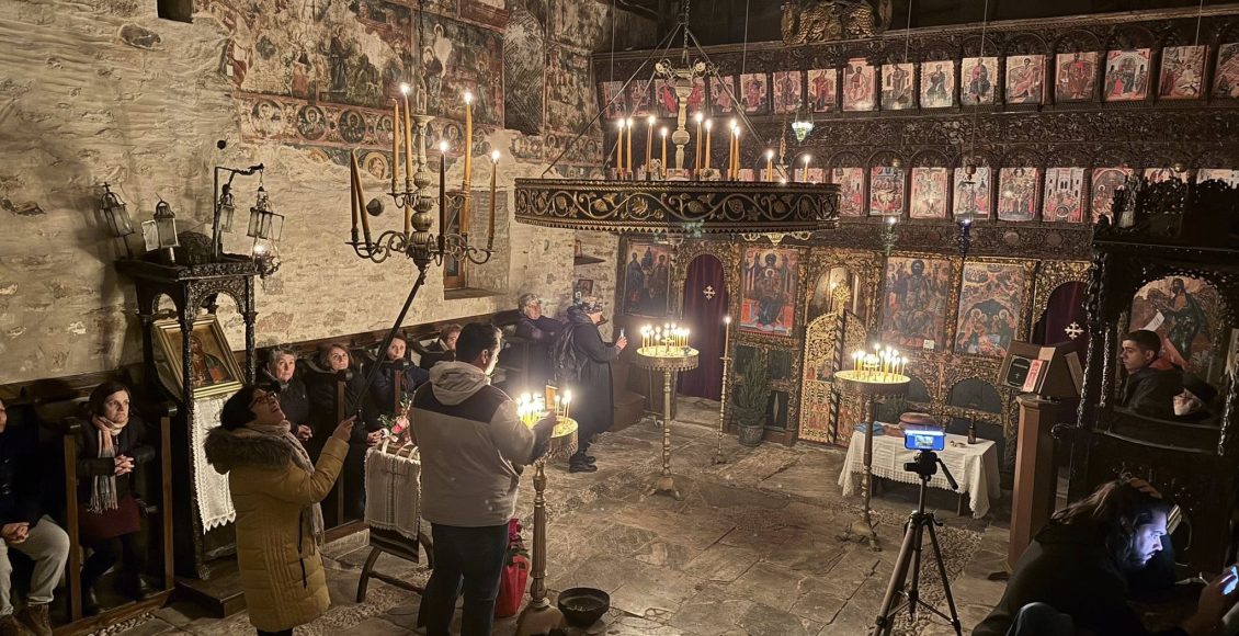 Σκιάθος:-Ο-Χριστός-στο-Κάστρο-συνεχίζει-να-θάλπει-τις-ψυχές-των-πιστών