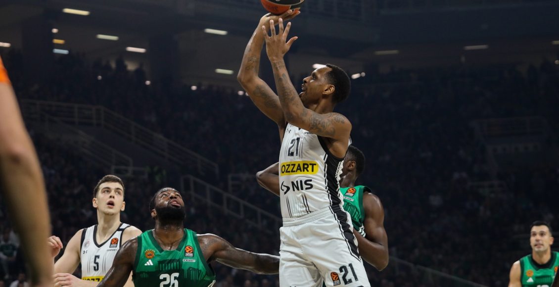 Πρωτοχρονιάτικο-δώρο-της-ΑΕΚ-στους-φίλους-της-η-απόκτηση-του-πρώην-nbaer-και-με-θητεία-στην-Παρτίζαν,-Τζέιμς-Νάναλι