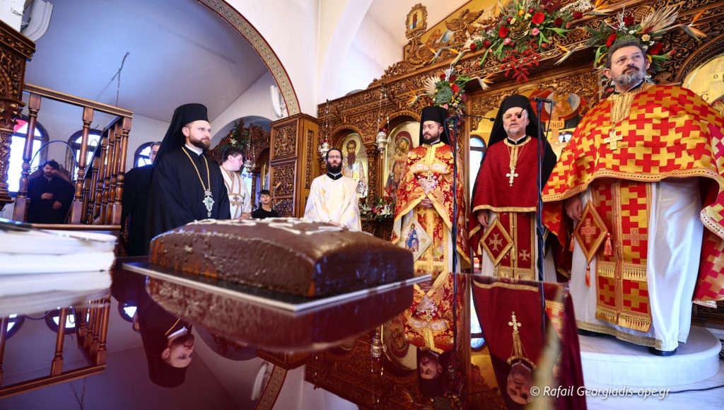 Λαμπρός-ο-εορτασμός-του-Αγίου-Βασιλείου-στην-Ιερά-Μητρόπολη-Θεσσαλονίκης-(ΦΩΤΟ)