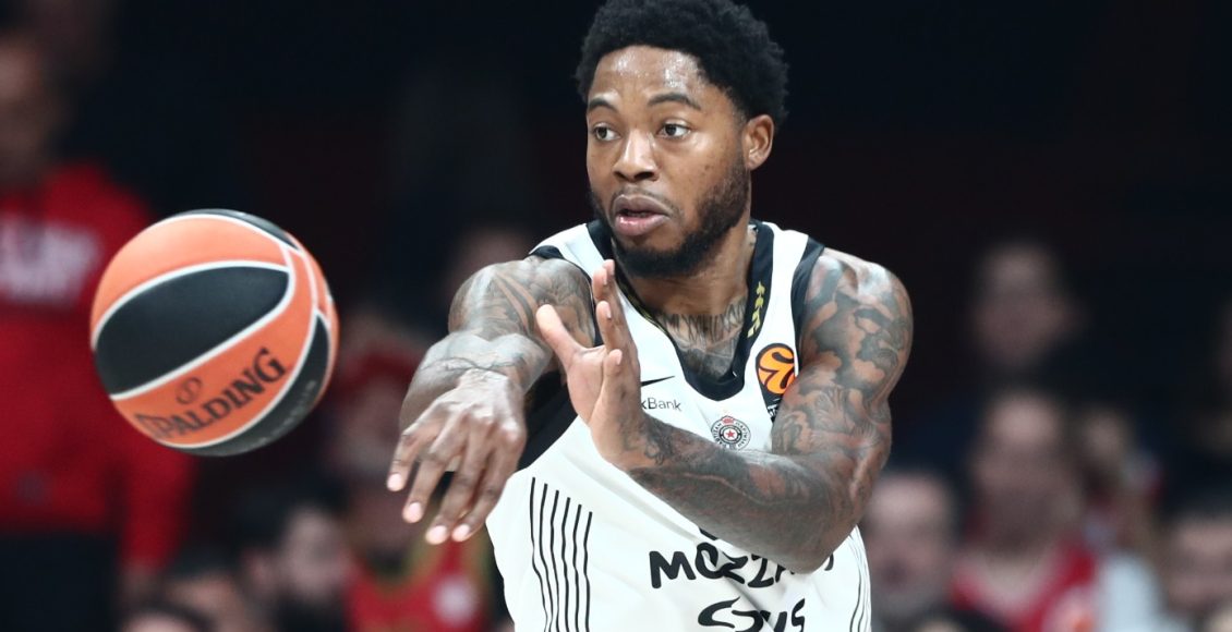 Παίρνει-Ταϊρίκ-Τζόουνς-ο-Ολυμπιακός-–-Τον-αφήνει-ελεύθερο-η-Παρτίζαν