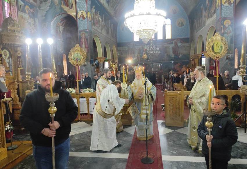 Θεία-Λειτουργία-από-τον-Μητροπολίτη-Κορίνθου-στο-Σοφικό