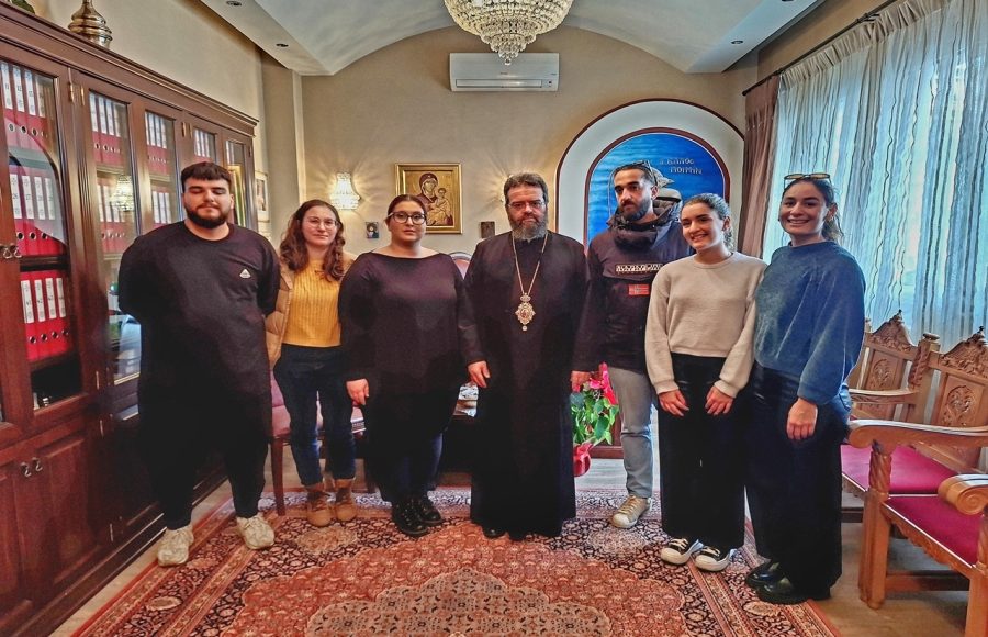 Προσφορά-τροφίμων-στην-ΙΜ.Μαρωνείας-από-την-Περιφερειακή-Επιτροπή-Νεολαίας-του-Συνδέσμου-Ποντιακών-Σωματείων