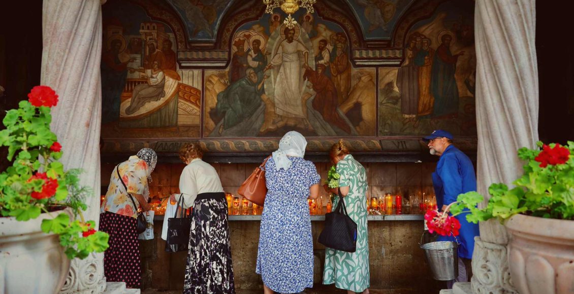 «Δεύτερο-σπίτι»-για-τους-Ρουμάνους-της-διασποράς-οι-1.100-ενορίες-στην-Ευρωπαϊκή-Ένωση