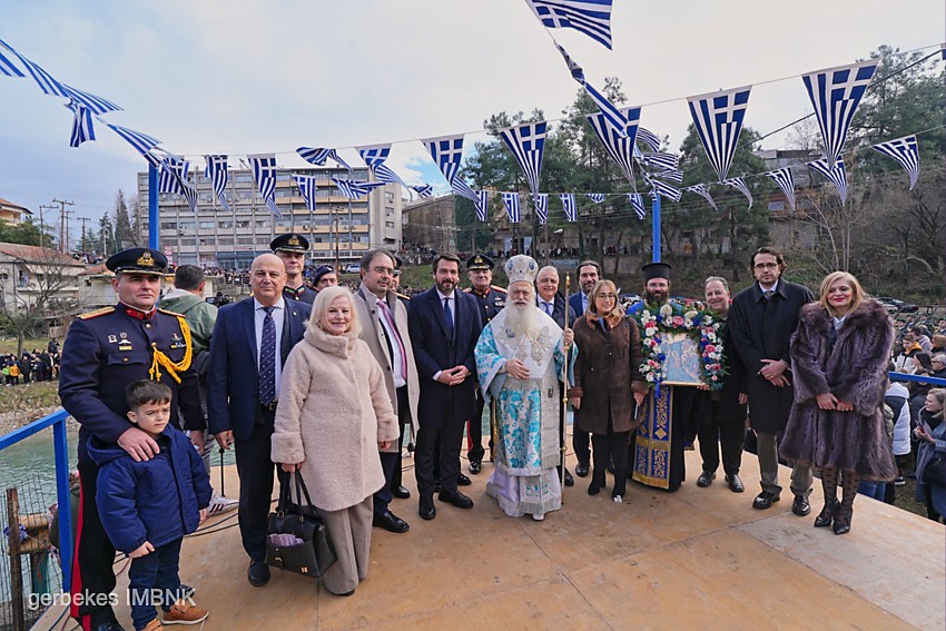Η-εορτή-των-Θεοφανείων-και-κατάδυση-του-τιμίου-Σταυρού-στη-Βέροια