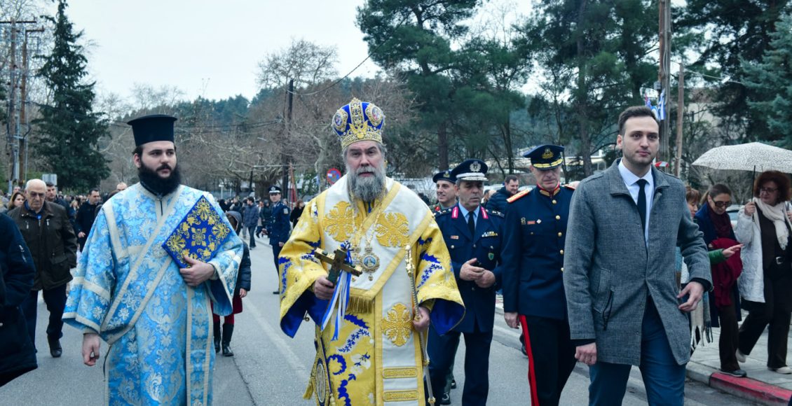 Σερρών-Θεολόγος:-«Σήμερον-τα-άνω-τοις-κάτω-συνεορτάζει-και-τα-κάτω-τοις-άνω-συνομιλεί!»