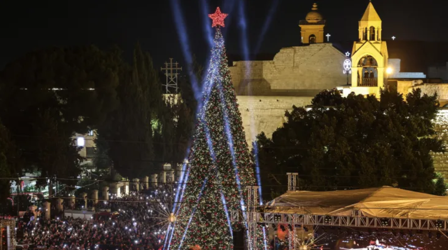 Τα-Χριστούγεννα-«επιστρέφουν»-στη-Βηθλεέμ-μετά-από-δύο-χρόνια-σιωπής
