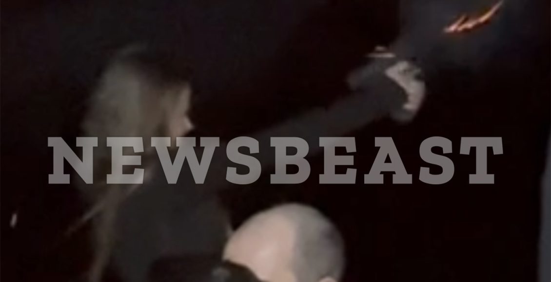 Έρευνα-της-ΕΛΑΣ.-για-βίντεο-που-καταγράφει-γυναίκα-αστυνομικό-να-πυροβολεί-σε-γλέντι