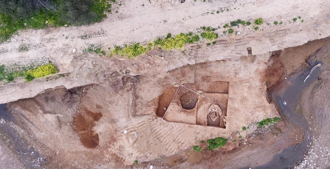 Βρέθηκε-ταφή-σε-πίθο-της-Πρώιμης-Εποχής-του-Χαλκού-και-λάκκος-με-μακρόχρονη-χρήση-και-ίχνη-καύσης