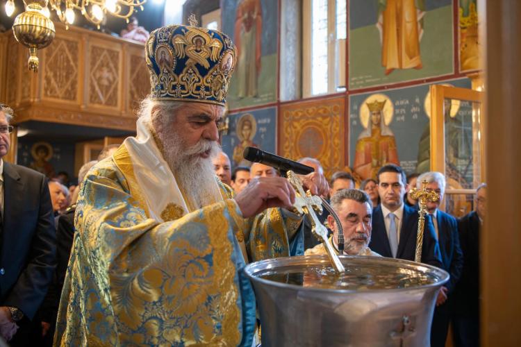 Θεοφάνεια-στο-Κατάκολο:-Πλήθος-κόσμου-και-θρησκευτική-κατάνυξη-στον-Αγιασμό-των-Υδάτων