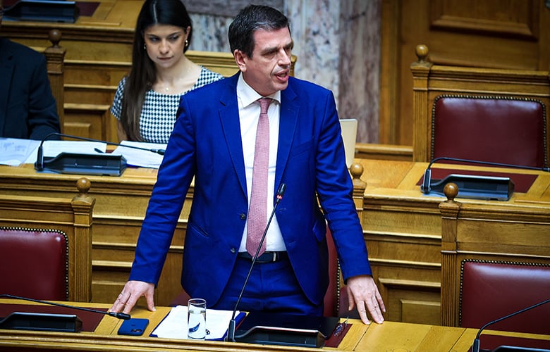 Χαμός-στην-Βουλή-με-Καιρίδη-και-Κωνσταντοπούλου-–-«Άσε-μας-κουκλίτσα-μου»,-της-είπε-ο-βουλευτής-της-ΝΔ